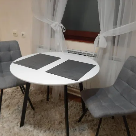 Apartment Dr *